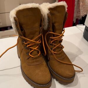 Timberland Women's Tan Winter Boots with White Fur